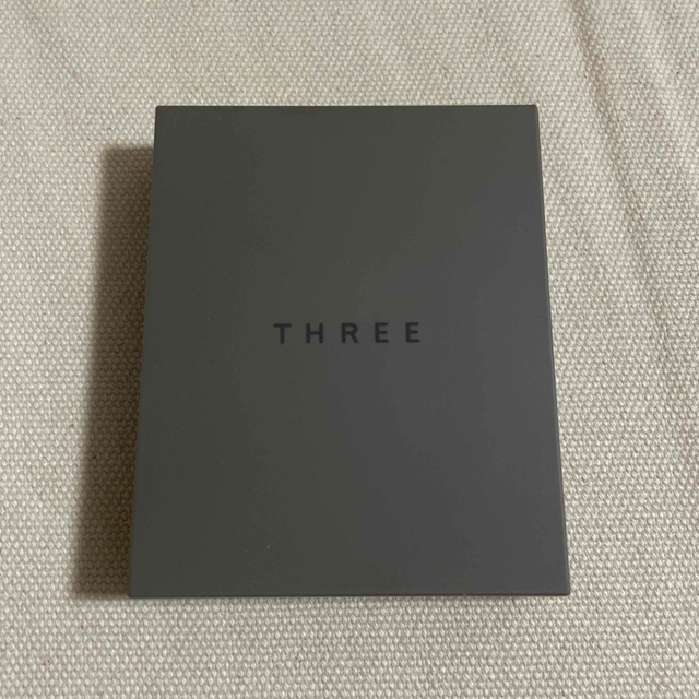THREE(スリー)のTHREE シマリンググローデュオ 02 コスメ/美容のベースメイク/化粧品(フェイスカラー)の商品写真