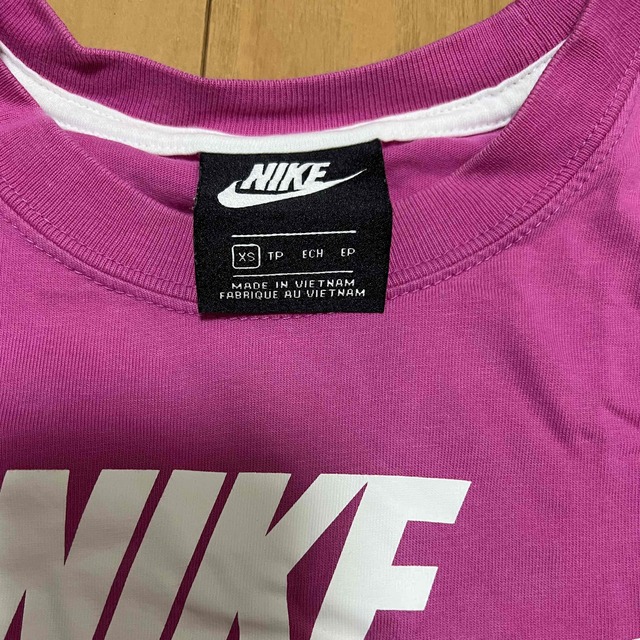 NIKE(ナイキ)のクロップ丈　NIKE Tシャツ レディースのトップス(Tシャツ(半袖/袖なし))の商品写真