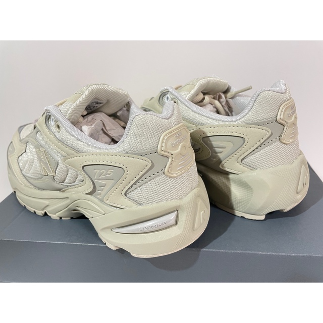 【新品】24cm ニューバランス ML725 ベージュ