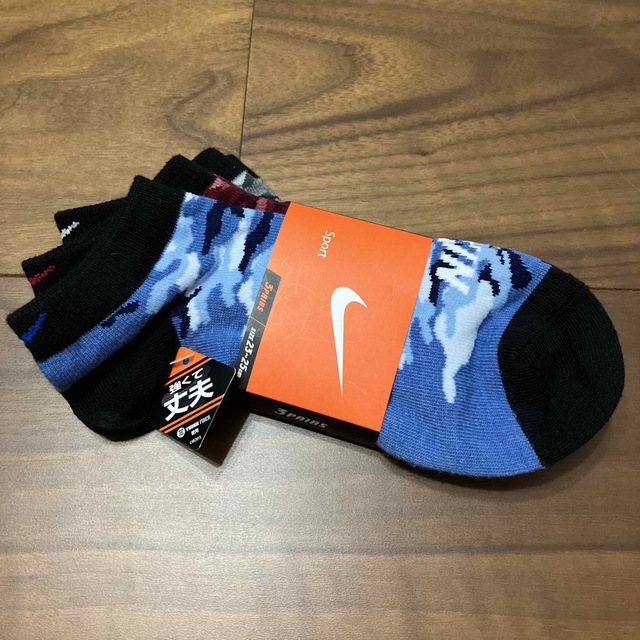 NIKE(ナイキ)の未使用NIKE  23～25 スポーツソックス 3pセット  ナイキ 靴下3足組 キッズ/ベビー/マタニティのこども用ファッション小物(靴下/タイツ)の商品写真