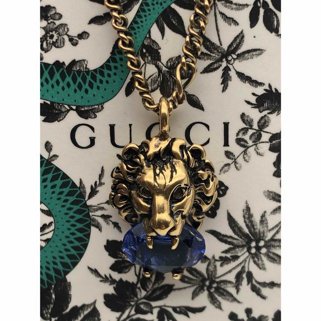 GUCCI ライオンヘッド　ネックレス　ゴールド　ストーン付き | フリマアプリ ラクマ