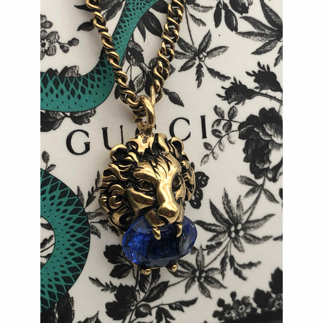 Gucci(グッチ)のGUCCI ライオンヘッド　ネックレス　ゴールド　ストーン付き メンズのアクセサリー(ネックレス)の商品写真