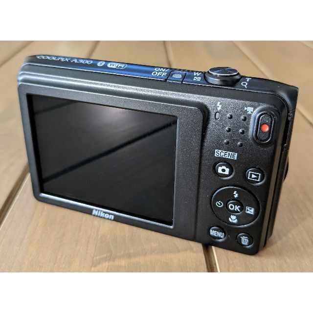 Nikon(ニコン)のNikon COOLPIX A300 デジカメ スマホ/家電/カメラのカメラ(コンパクトデジタルカメラ)の商品写真