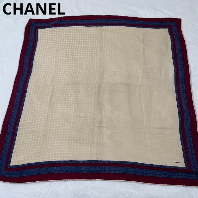 CHANEL(シャネル)の＊83cm シャネル 大判スカーフ あったか編み物 柄 赤 青 ベージュ レディースのファッション小物(バンダナ/スカーフ)の商品写真