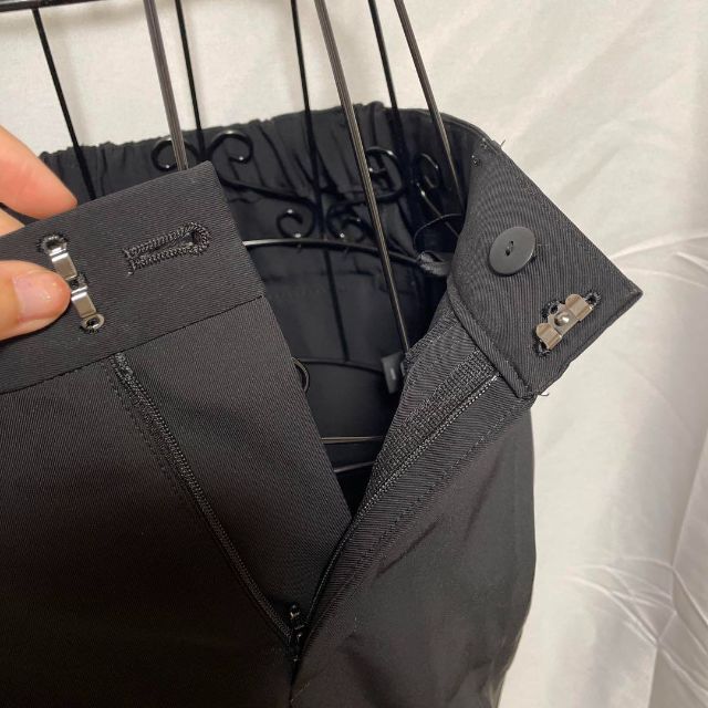 INED(イネド)のイネド　38 テロンと着心地のよい　ブラック　パンツ　オフィスカジュアル　OL レディースのパンツ(カジュアルパンツ)の商品写真