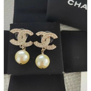 ブランド CHANEL - CHANEL ピアス パール ココマーク 小ぶり♪の通販 ...
