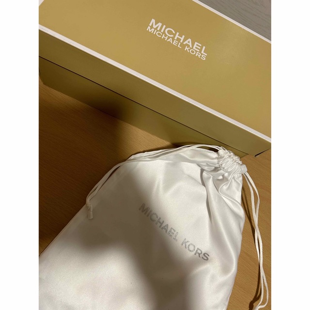 Michael Kors(マイケルコース)のマイケルコースの箱と巾着 レディースのバッグ(ショップ袋)の商品写真