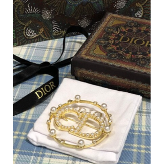 ディオール(Christian Dior) ブローチ/コサージュの通販 400点以上 ...