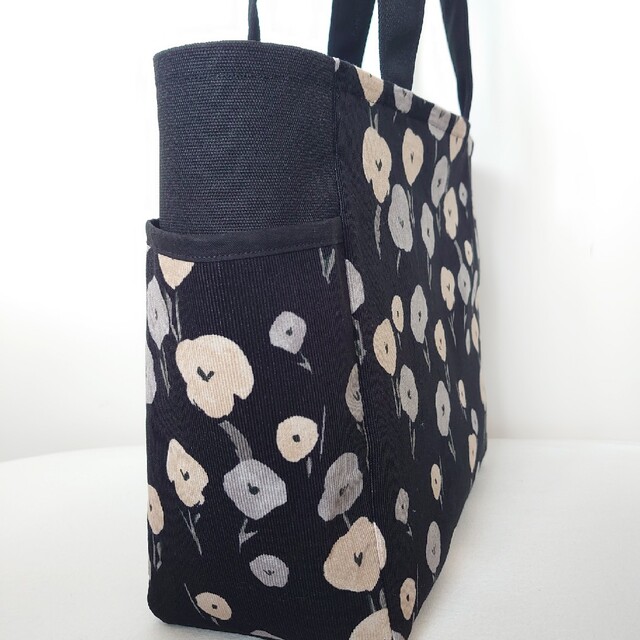 コーデュロイ　まんまる花　サイドポケット　肩掛けトートバッグ　ハンドメイド ハンドメイドのファッション小物(バッグ)の商品写真