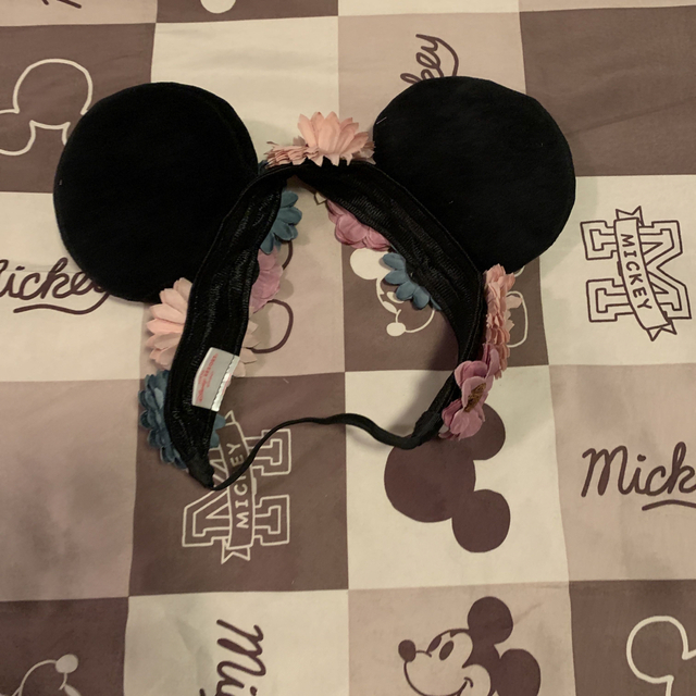 Disney(ディズニー)のミニーちゃん　カチューシャ花 エンタメ/ホビーのおもちゃ/ぬいぐるみ(キャラクターグッズ)の商品写真