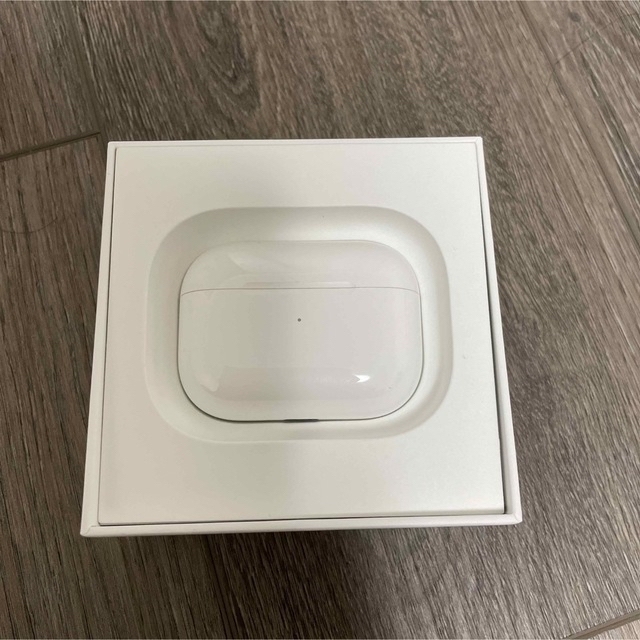 Apple(アップル)のアップル AirPods Pro MLWK3J/A スマホ/家電/カメラのオーディオ機器(ヘッドフォン/イヤフォン)の商品写真