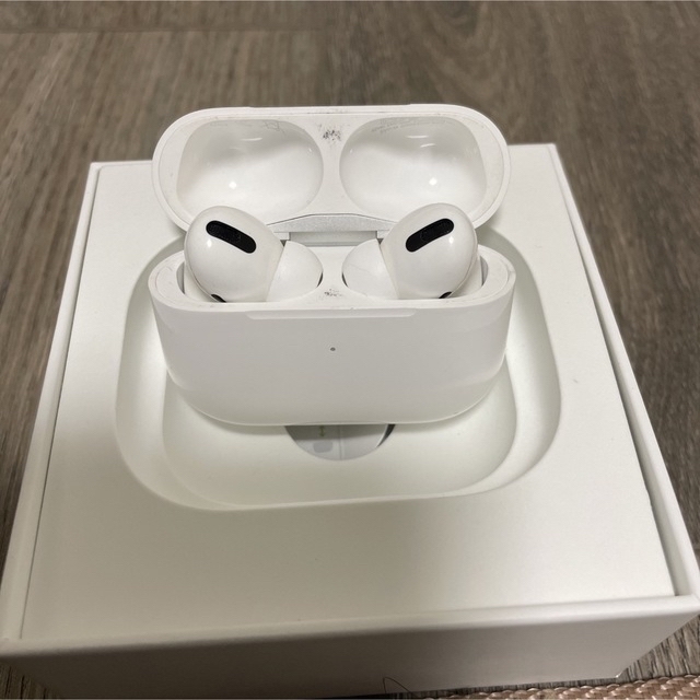 Apple(アップル)のアップル AirPods Pro MLWK3J/A スマホ/家電/カメラのオーディオ機器(ヘッドフォン/イヤフォン)の商品写真