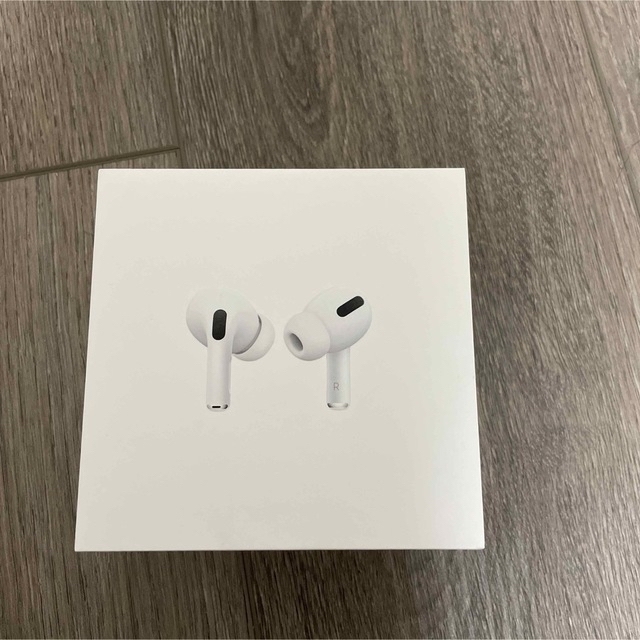 Apple(アップル)のアップル AirPods Pro MLWK3J/A スマホ/家電/カメラのオーディオ機器(ヘッドフォン/イヤフォン)の商品写真