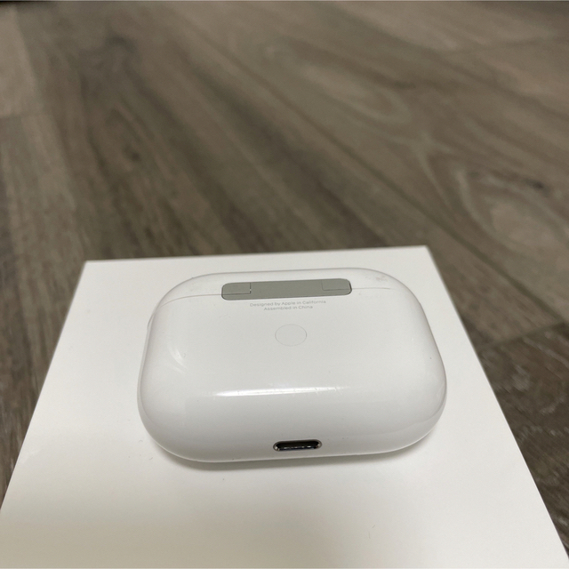 Apple(アップル)のアップル AirPods Pro MLWK3J/A スマホ/家電/カメラのオーディオ機器(ヘッドフォン/イヤフォン)の商品写真