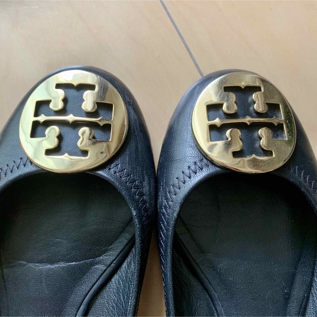 Tory Burch(トリーバーチ)のtoryburch トリーバーチ　正規品　フラットシューズ　バレエシューズ　黒 レディースの靴/シューズ(バレエシューズ)の商品写真