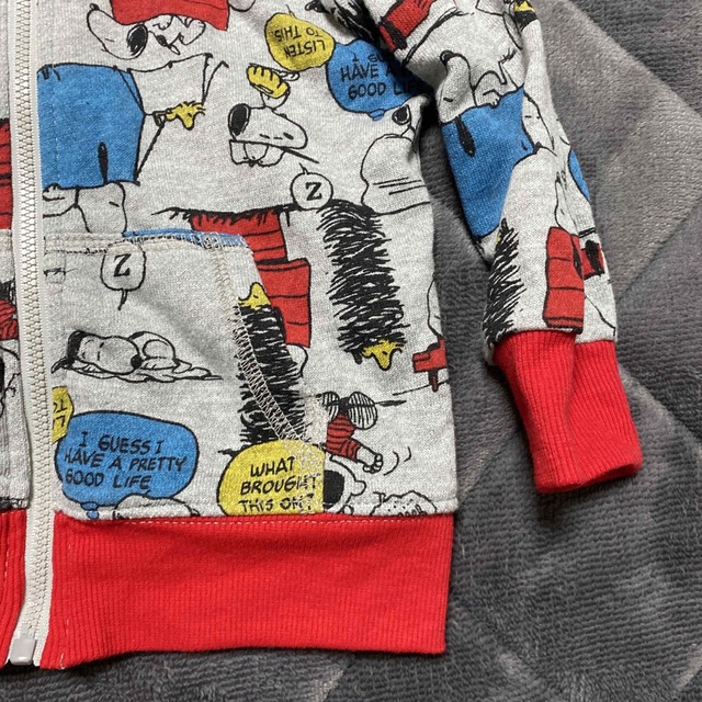 SNOOPY(スヌーピー)のスヌーピー 総柄パーカー　タグ付き キッズ/ベビー/マタニティのキッズ服男の子用(90cm~)(ジャケット/上着)の商品写真