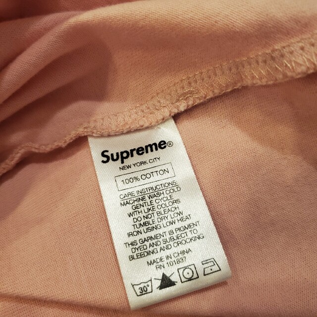 Supreme(シュプリーム)のSupreme  ピンク ロンT メンズのトップス(Tシャツ/カットソー(七分/長袖))の商品写真