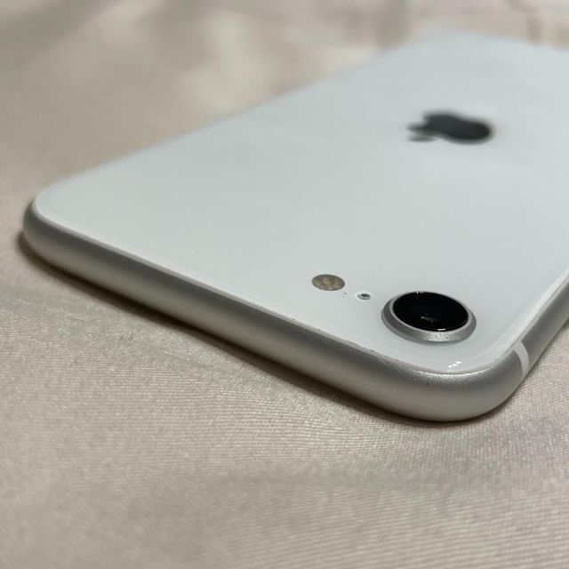 iPhone SE 2 64GB SIMフリー100% ホワイト 白 シルバー 7