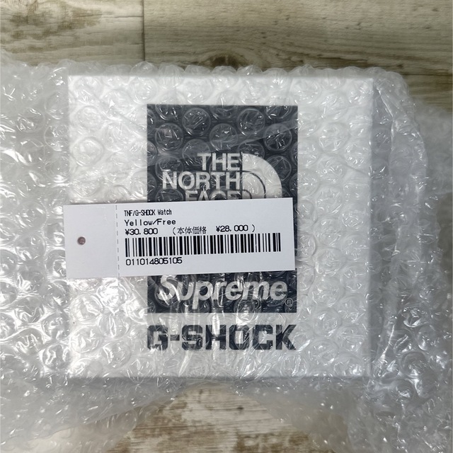 Supreme(シュプリーム)のSupreme The North Face G-SHOCK シュプリーム 黄 メンズの時計(腕時計(デジタル))の商品写真