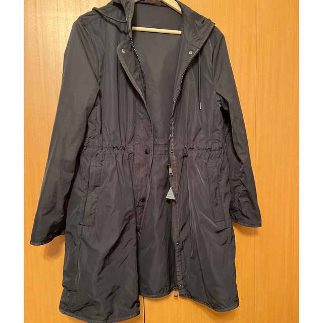 MONCLER(モンクレール)のMONCLER アウター　フーデッドコート　ブラック レディースのジャケット/アウター(ナイロンジャケット)の商品写真