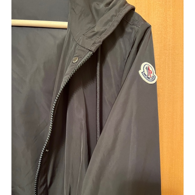 MONCLER(モンクレール)のMONCLER アウター　フーデッドコート　ブラック レディースのジャケット/アウター(ナイロンジャケット)の商品写真
