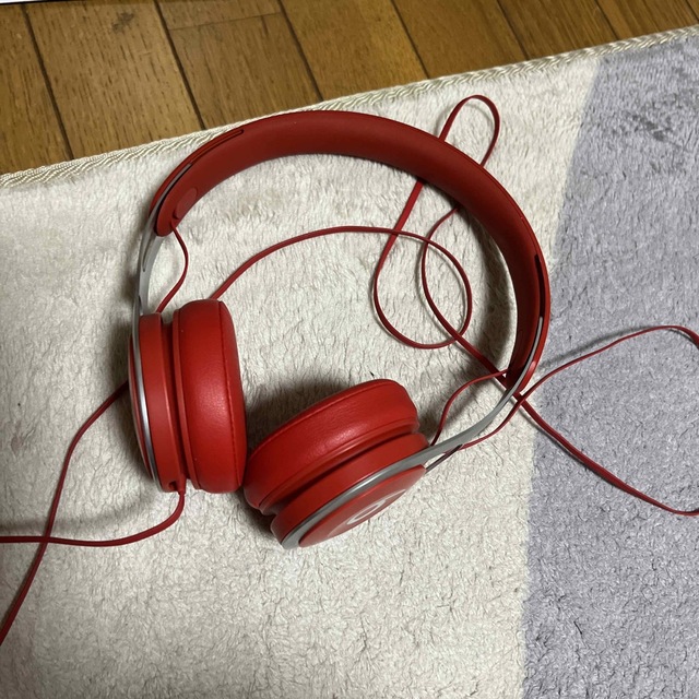 Beats(ビーツ)のBeats ヘッドホン　ヘッドフォン　有線タイプ スマホ/家電/カメラのオーディオ機器(ヘッドフォン/イヤフォン)の商品写真