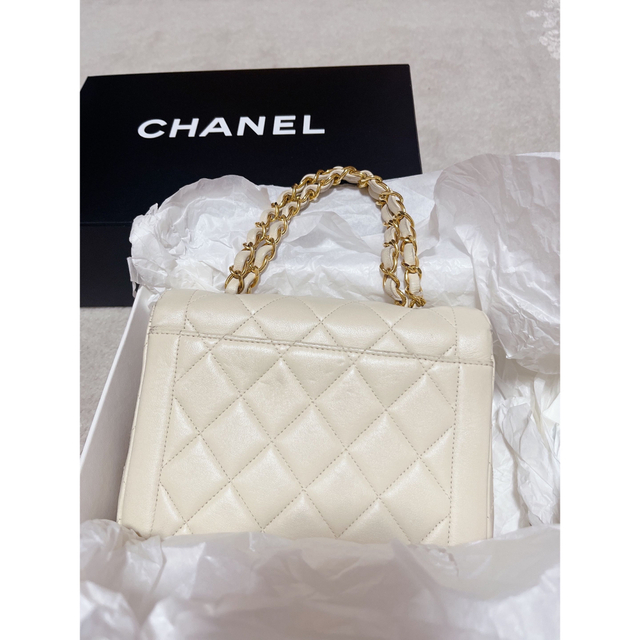 CHANEL(シャネル)のシャネル  CHANELマトラッセ ターンロック チェーン ハンドバッグ　箱 レディースのバッグ(ハンドバッグ)の商品写真