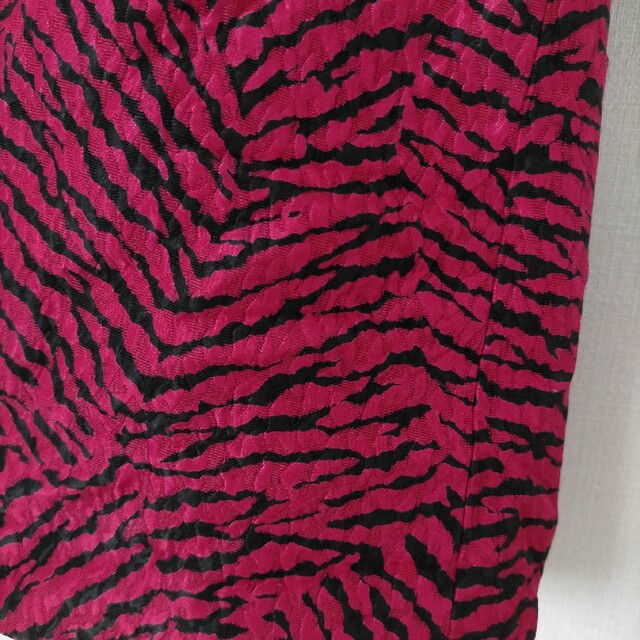 Santa Monica(サンタモニカ)のMitsuko Ishihara スタンド襟 ゼブラ シルクコート ピンク レディースのジャケット/アウター(ロングコート)の商品写真