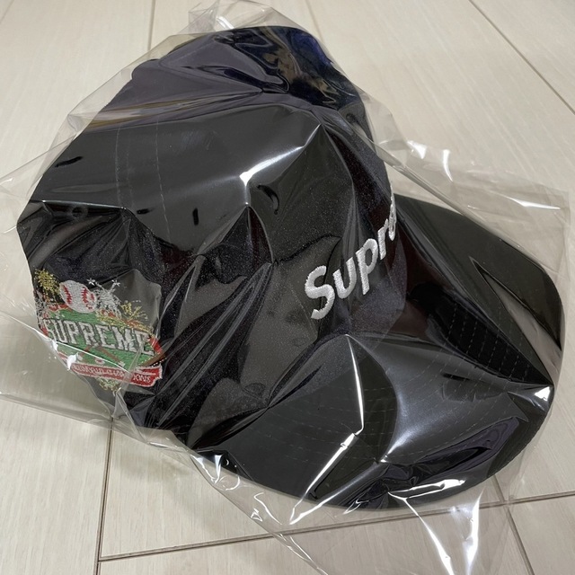 Supreme(シュプリーム)の送料込み 国内未発売 8サイズ Supreme ベロア ニューエラ メンズの帽子(キャップ)の商品写真