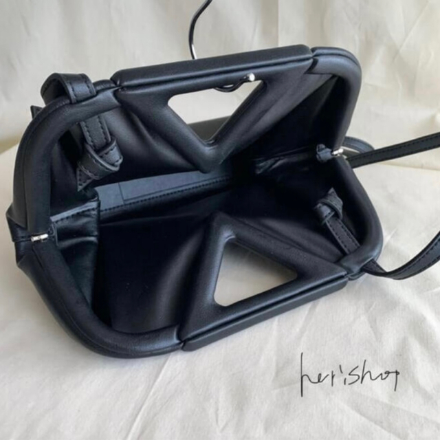 大人 アイテム ぷっくり 本革 牛革 ショルダーバッグ ミニ 23 レディースのバッグ(ショルダーバッグ)の商品写真