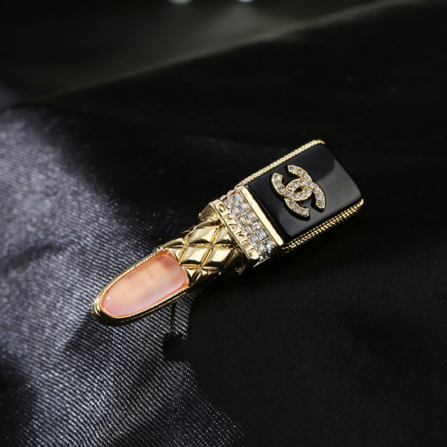☆新品.未使用品☆ CHANEL シャネル ブローチ ピンク リップ ゴールド