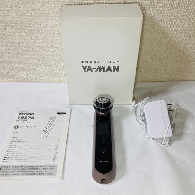 YA-MAN(ヤーマン)の【箱付き、極美品！】YA−MAN HRF-10T 美顔機 スマホ/家電/カメラの美容/健康(フェイスケア/美顔器)の商品写真