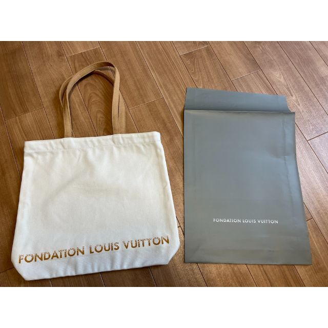 LOUIS VUITTON(ルイヴィトン)の【新品】ルイヴィトン 美術館　トート　ホワイトxキャメル　ギフトバッグ付き レディースのバッグ(トートバッグ)の商品写真