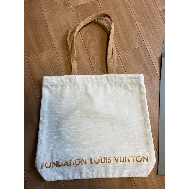 LOUIS VUITTON(ルイヴィトン)の【新品】ルイヴィトン 美術館　トート　ホワイトxキャメル　ギフトバッグ付き レディースのバッグ(トートバッグ)の商品写真