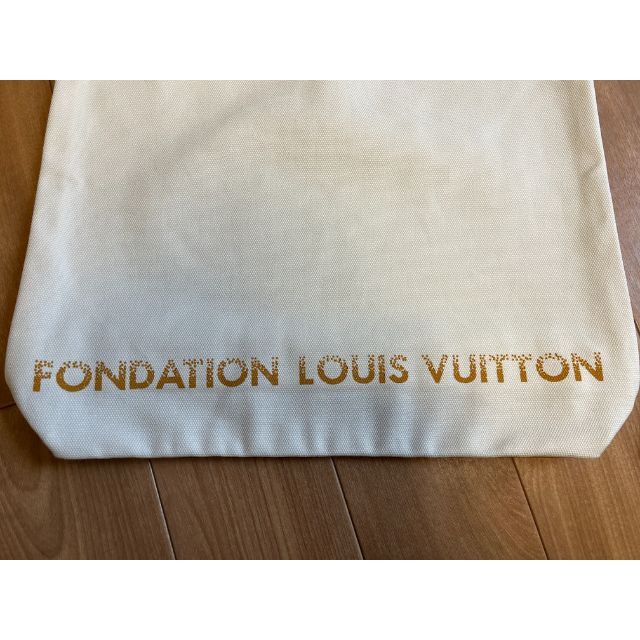 LOUIS VUITTON(ルイヴィトン)の【新品】ルイヴィトン 美術館　トート　ホワイトxキャメル　ギフトバッグ付き レディースのバッグ(トートバッグ)の商品写真