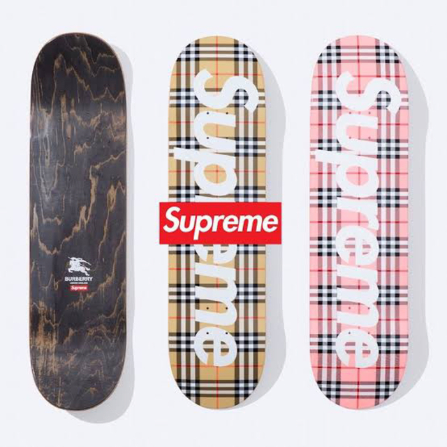 Supreme(シュプリーム)のSupreme / Burberry Skateboard 2色セット スポーツ/アウトドアのスポーツ/アウトドア その他(スケートボード)の商品写真