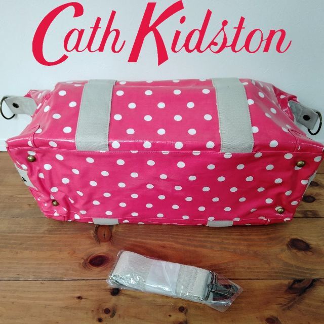 Cath Kidston(キャスキッドソン)の【新品】 キャスキッドソン ラゲッジバッグ スポットレッド レディースのバッグ(ボストンバッグ)の商品写真