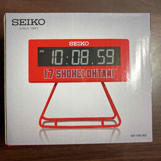 SEIKO(セイコー)の新品　SEIKO 大谷翔平　アストロン　置き時計　非売品 スポーツ/アウトドアの野球(記念品/関連グッズ)の商品写真