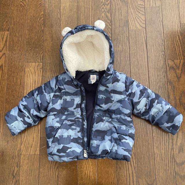 babyGAP(ベビーギャップ)のGAP baby  ダウン　アウター　1.2歳　 キッズ/ベビー/マタニティのキッズ服男の子用(90cm~)(ジャケット/上着)の商品写真