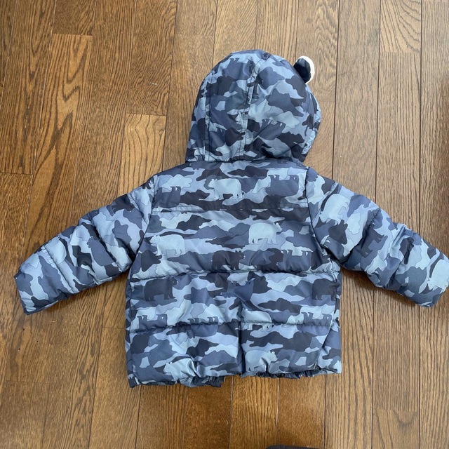 babyGAP(ベビーギャップ)のGAP baby  ダウン　アウター　1.2歳　 キッズ/ベビー/マタニティのキッズ服男の子用(90cm~)(ジャケット/上着)の商品写真