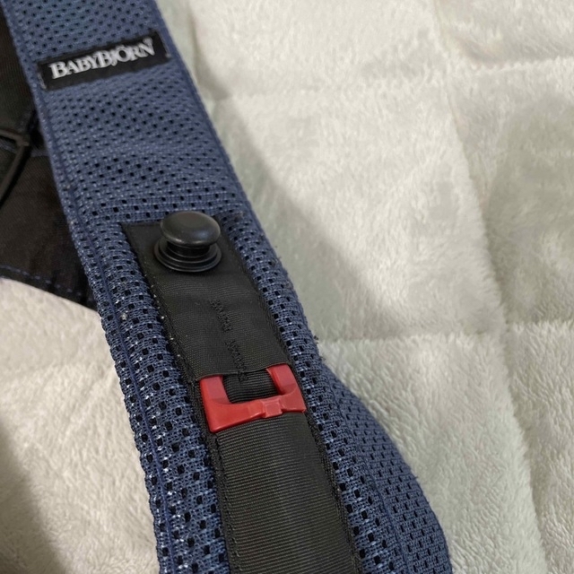 BABYBJORN(ベビービョルン)の【eri様専用】ベビービョルン　抱っこ紐　MINI メッシュ キッズ/ベビー/マタニティの外出/移動用品(抱っこひも/おんぶひも)の商品写真