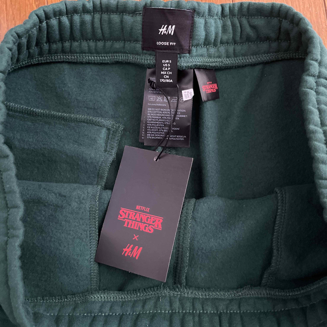 H&M(エイチアンドエム)のH&M ストレンジャーシングス スウェットパンツ サイズS メンズのパンツ(その他)の商品写真