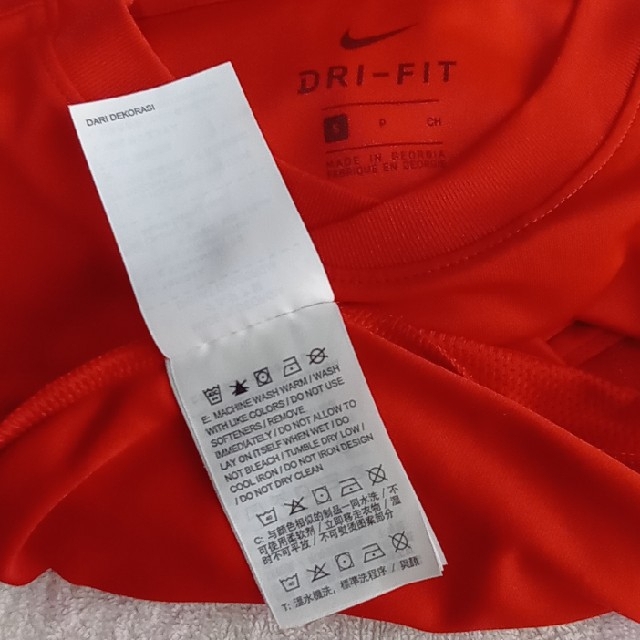 NIKE(ナイキ)のNIKE　Tシャツ　DRI-FIT  AUTHENTIC FOOTBALL  M レディースのトップス(Tシャツ(半袖/袖なし))の商品写真