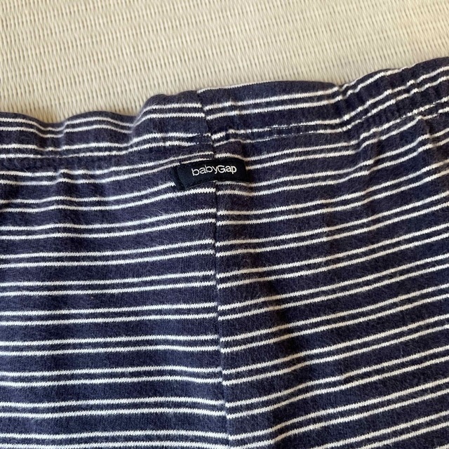 GAP(ギャップ)の80と90ズボンスパッツ キッズ/ベビー/マタニティのキッズ服男の子用(90cm~)(パンツ/スパッツ)の商品写真