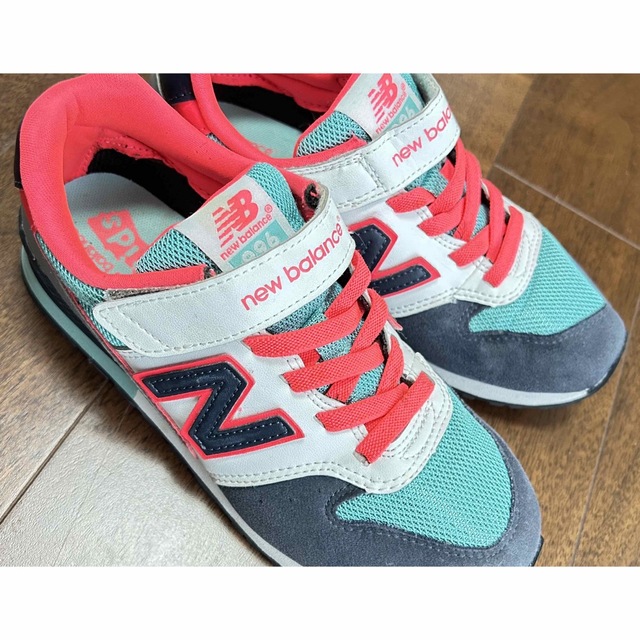 New Balance(ニューバランス)の美品★new balance kids★スニーカー キッズ/ベビー/マタニティのキッズ靴/シューズ(15cm~)(スニーカー)の商品写真