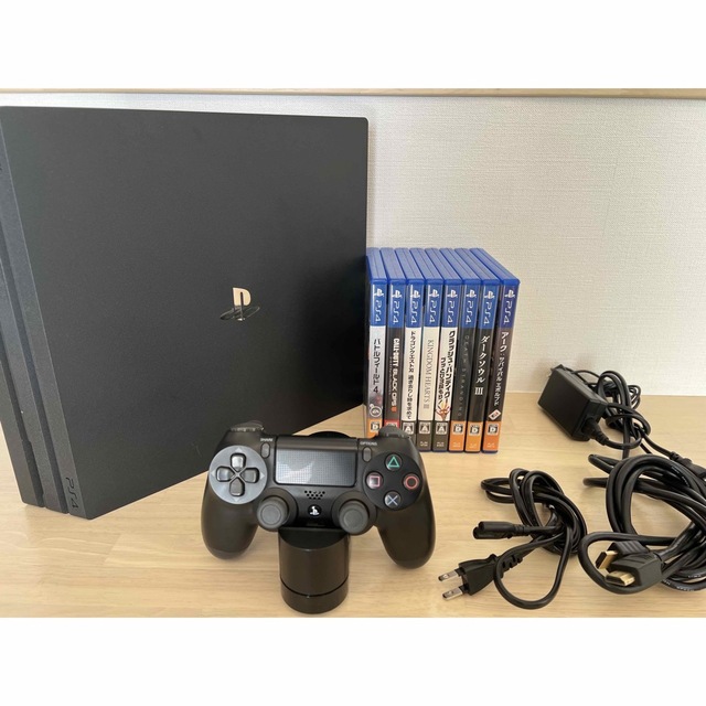 PlayStation4(プレイステーション4)のPS4pro 1TB 純正コントローラー付き エンタメ/ホビーのゲームソフト/ゲーム機本体(家庭用ゲーム機本体)の商品写真