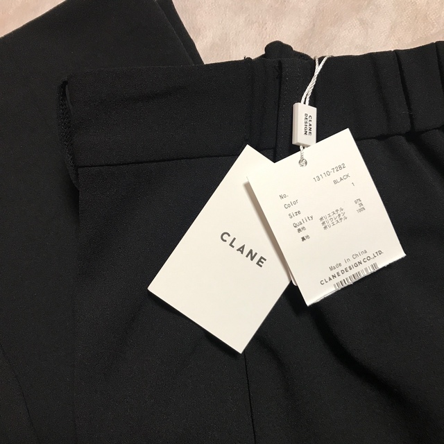 CLANE(クラネ)のCLANE  CENTER LINE SLACKS PANTS サイズ　１ レディースのパンツ(カジュアルパンツ)の商品写真