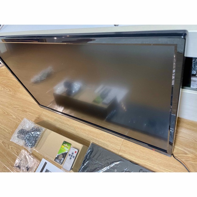 【最終値下】4K液晶モニター ディスプレイKWIN-4K32B スマホ/家電/カメラのPC/タブレット(PC周辺機器)の商品写真