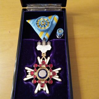 極美品】瑞宝小綬章 現行タイプ 新型 旧勲四等 略章 共箱入 完品 地2の