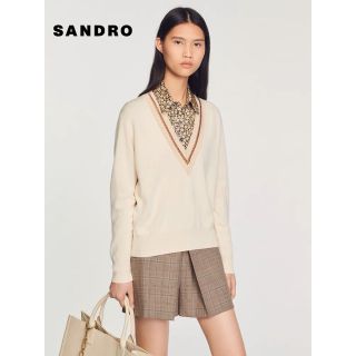 サンドロ(Sandro)の❤️Sandro22 新作新品　ベージュ、黒　ウール　ニットセーター　2色　上品(ニット/セーター)